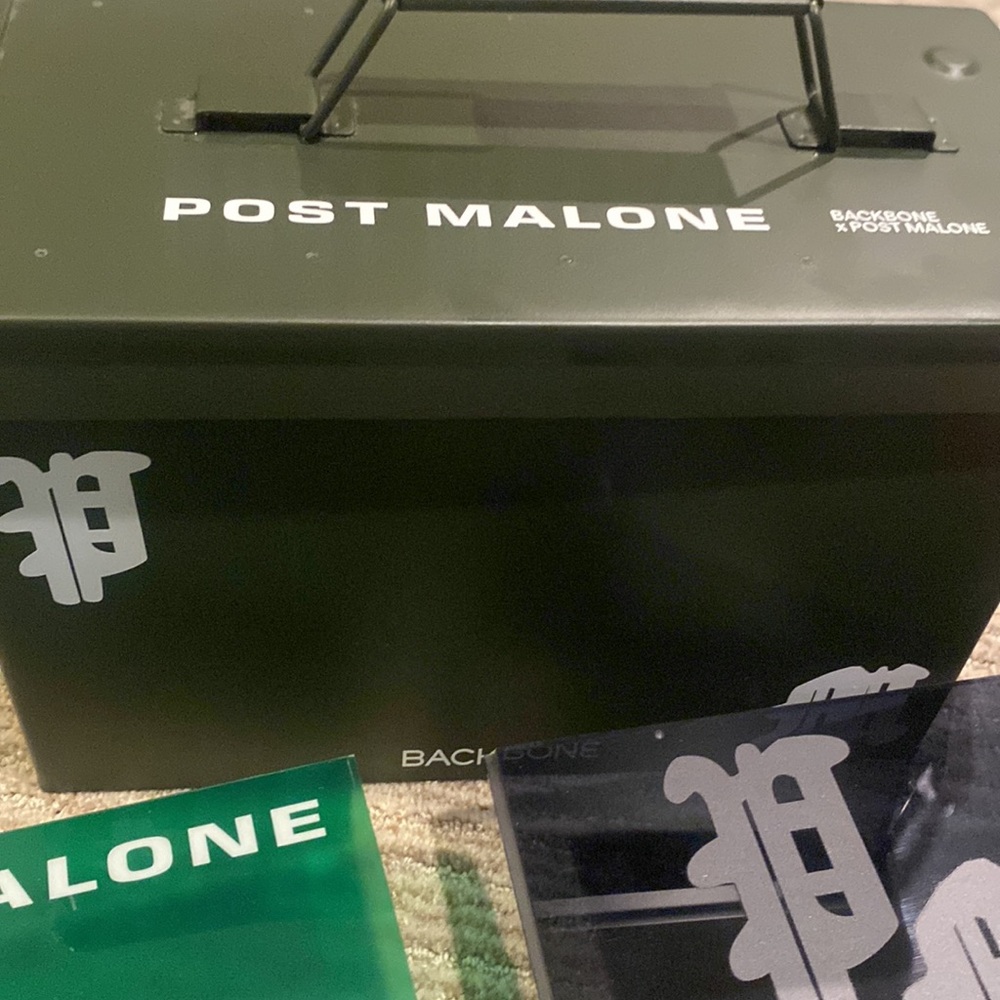 Backbone One - Post Malone Limited Edition - Picture 7 of 9